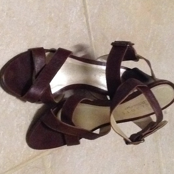 Talbots Brown Sandals - Picture 2 of 5